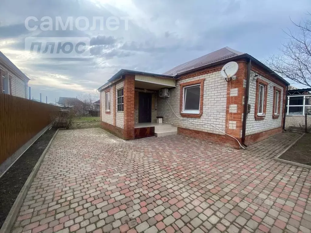 Дом в Краснодарский край, Кореновск Красная ул. (69 м) - Фото 1