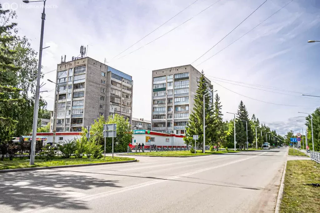 4-комнатная квартира: Бердск, Микрорайон, 46 (63.9 м) - Фото 1