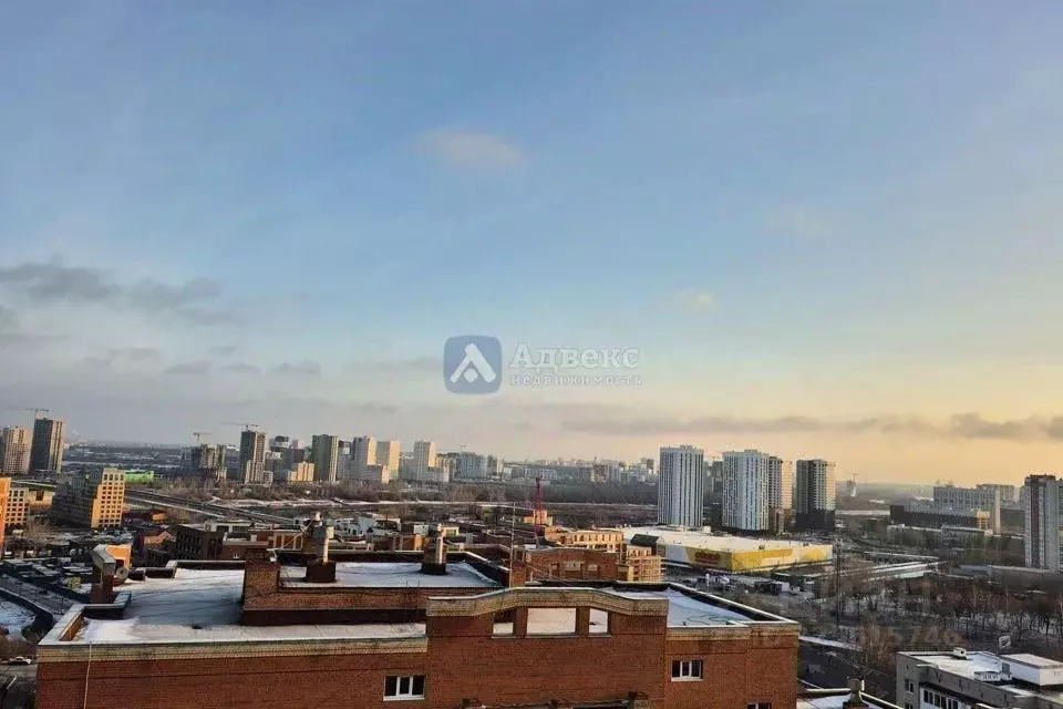 1-к кв. Тюменская область, Тюмень ул. Циолковского, 20А (52.3 м) - Фото 2