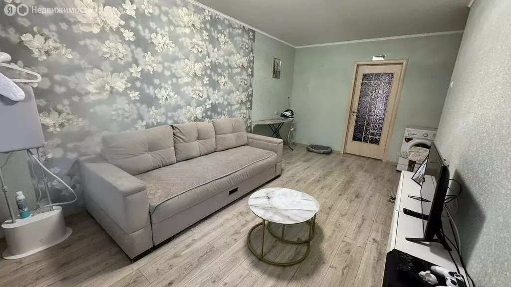 3-комнатная квартира: Уфа, улица Орджоникидзе, 22 (62 м) - Фото 1