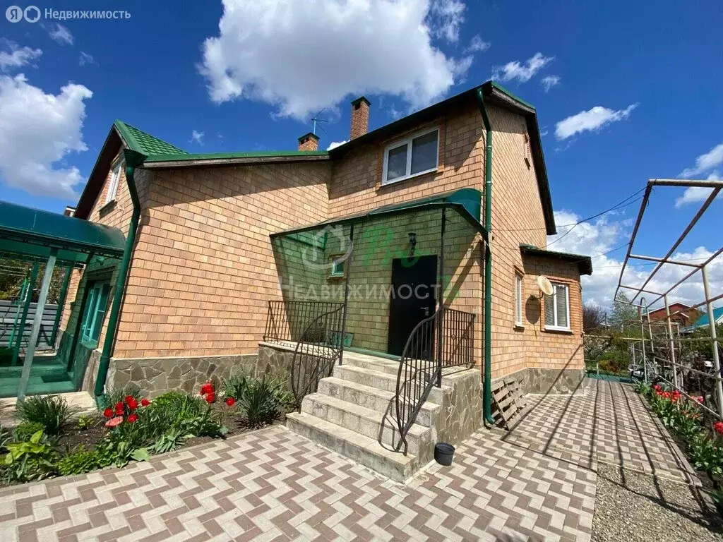 Дом в Ейск, улица Строителей (257 м) - Фото 1