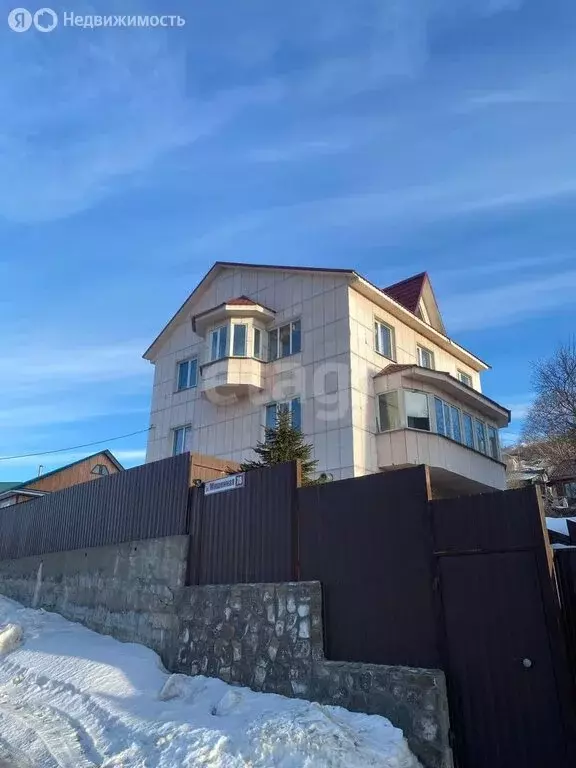 Дом в Петропавловск-Камчатский, Мишенная улица (300 м) - Фото 1