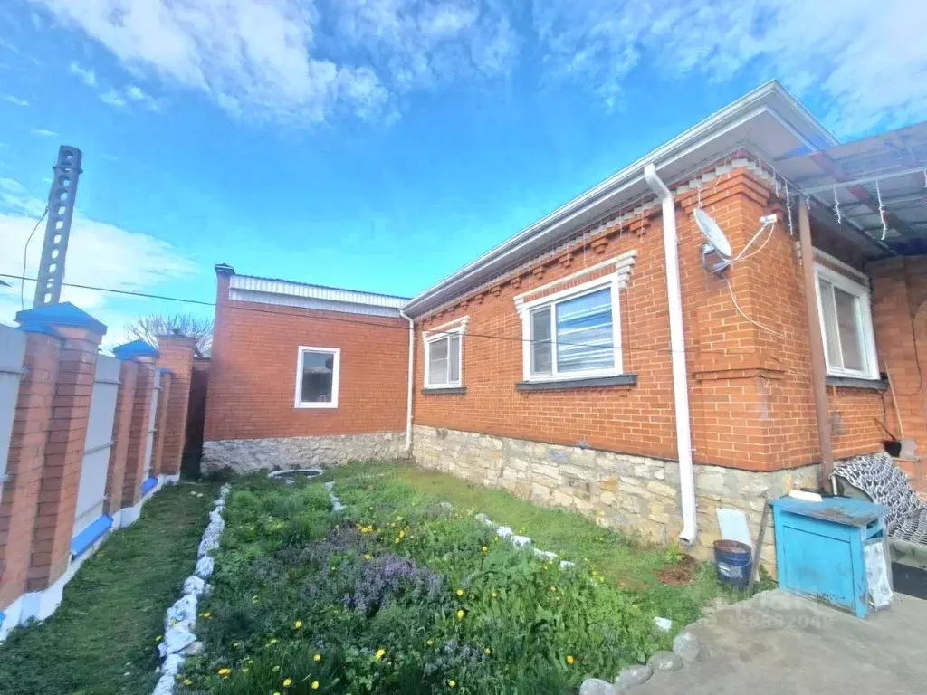 Дом в Адыгея, Майкопский район, Абадзехская ст-ца  (99 м) - Фото 1