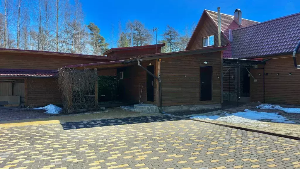 Дом в Ленинградская область, Выборгский район, Рощинское городское ... - Фото 1