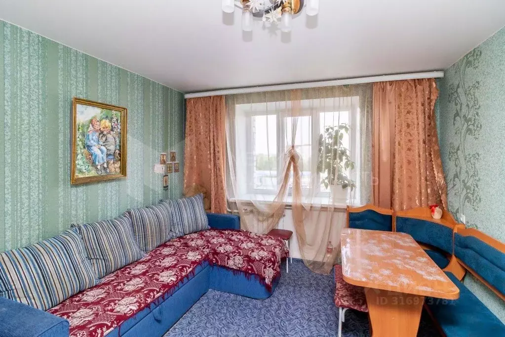 2-к кв. Тюменская область, Тюмень ул. 50 лет Октября, 63а (36.0 м) - Фото 0