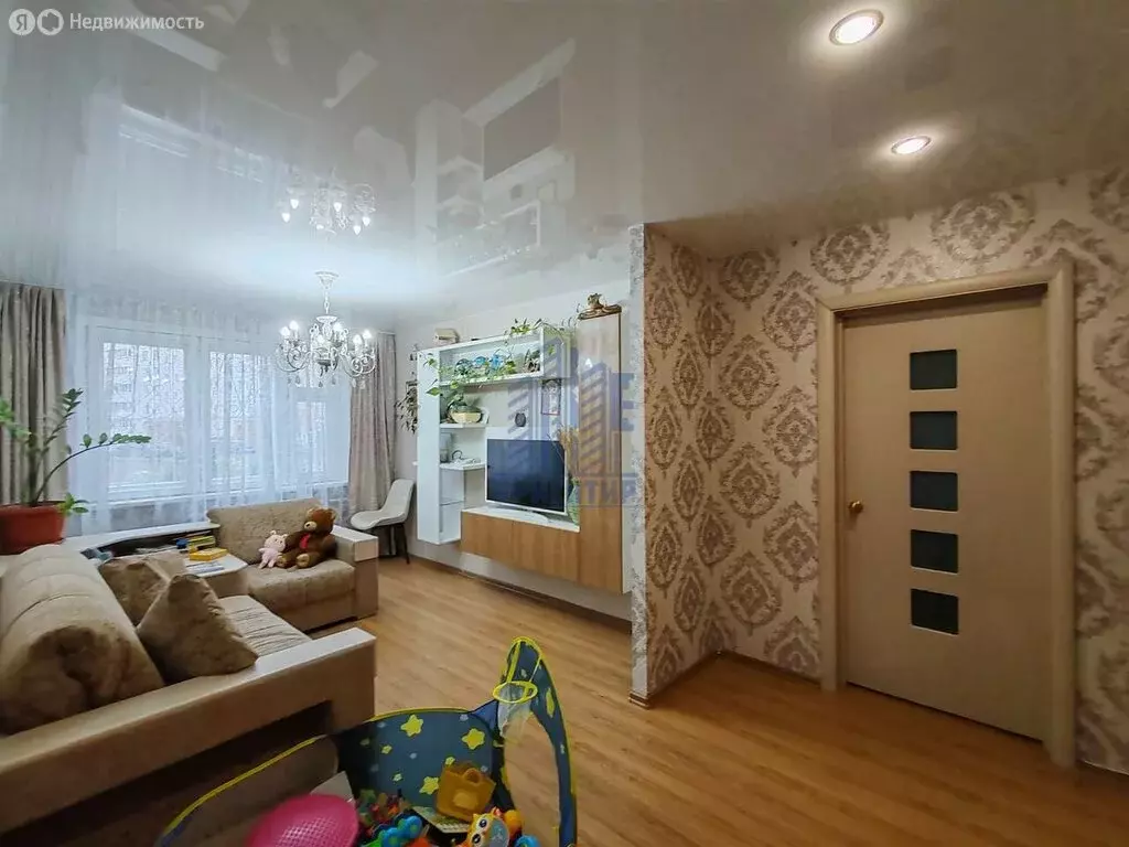 3-комнатная квартира: Новочебоксарск, улица Строителей, 1к1 (83.4 м) - Фото 2