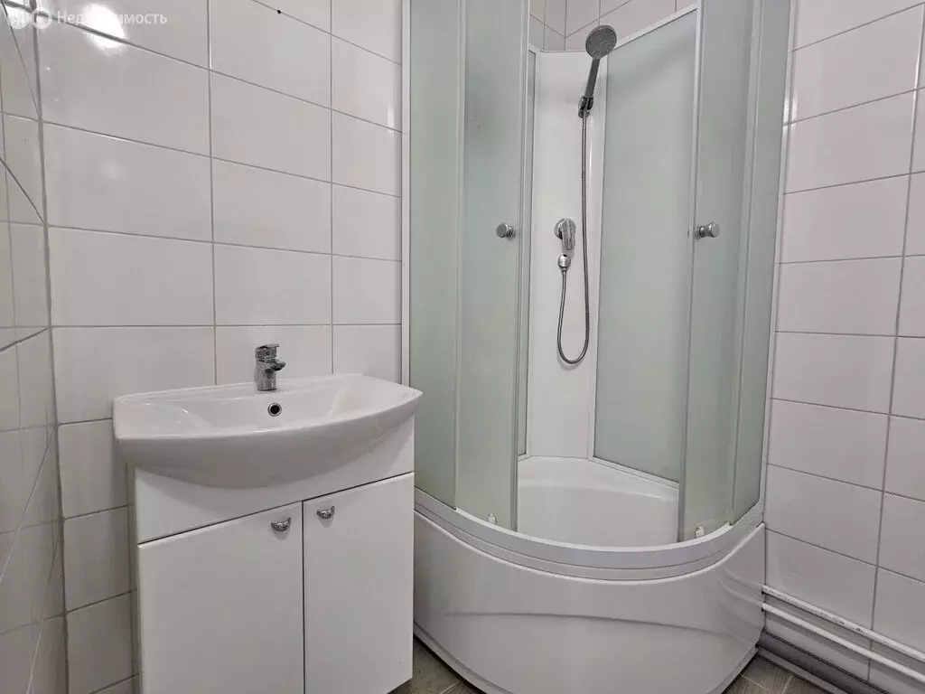 Квартира-студия: Екатеринбург, Рощинская улица, 28 (26.9 м) - Фото 1