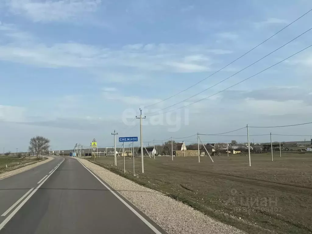 Участок в Крым, Черноморский район, Межводненское с/пос, с. Снежное  ... - Фото 1