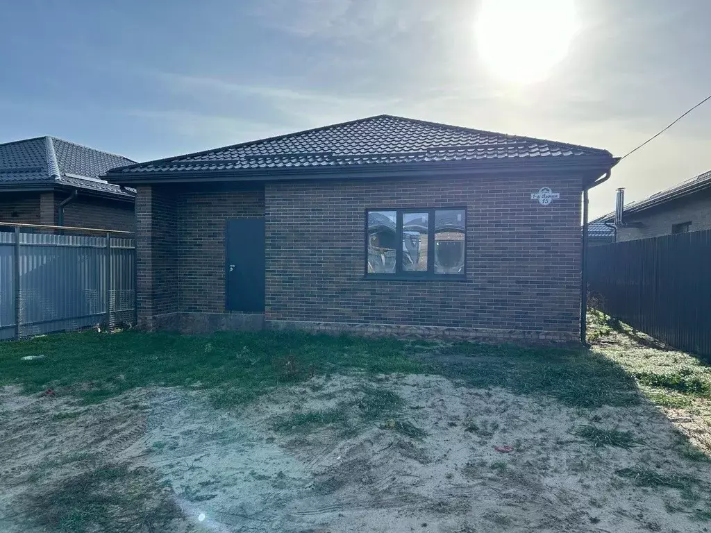 Дом в Ростовская область, Азовский район, Обильненское с/пос, пос. ... - Фото 1