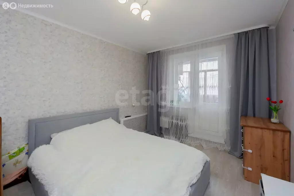 3-комнатная квартира: Тюмень, улица Мельникайте, 135 (63.5 м) - Фото 1