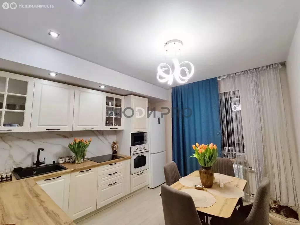 2-комнатная квартира: Ижевск, улица Льва Толстого, 24 (65.3 м) - Фото 1