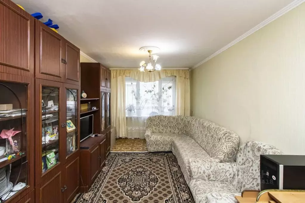 3-к кв. Тюменская область, Тюмень ул. 50 лет Октября, 54 (66.9 м) - Фото 1