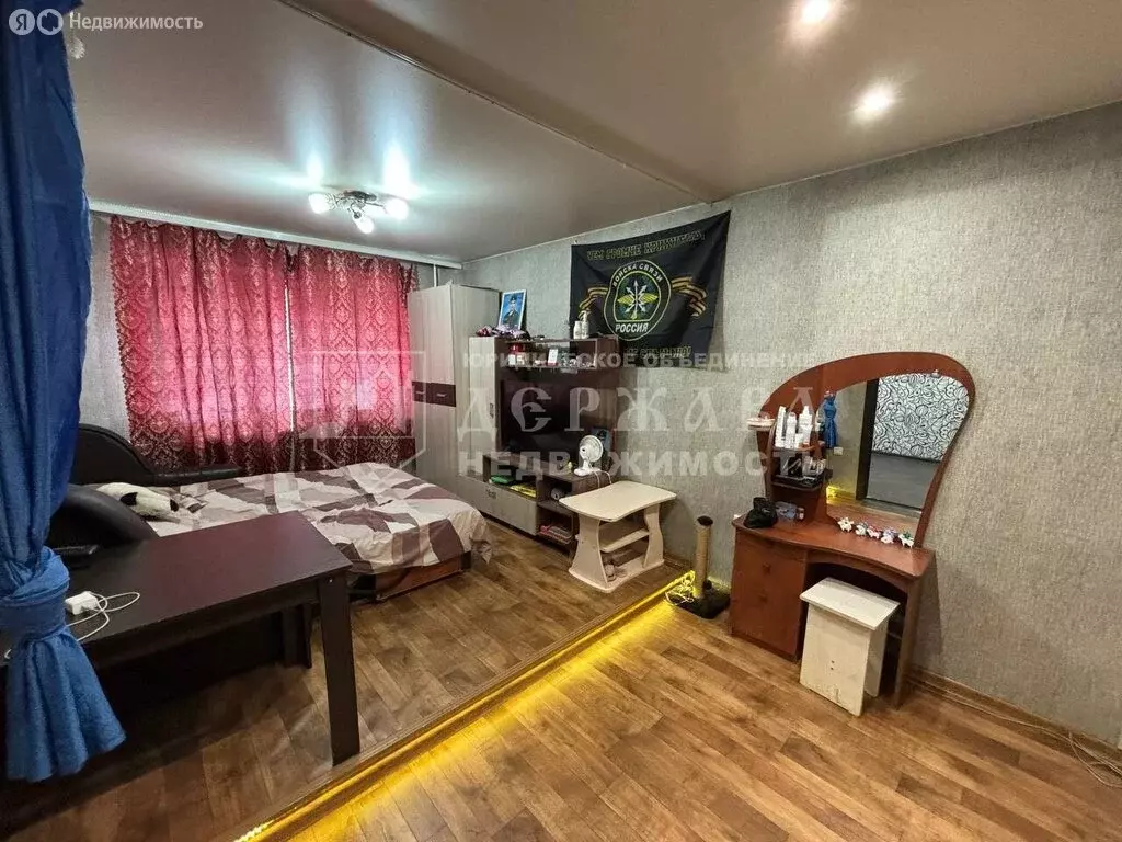 3-комнатная квартира: Кемерово, проспект Ленина, 65А (60.7 м) - Фото 1