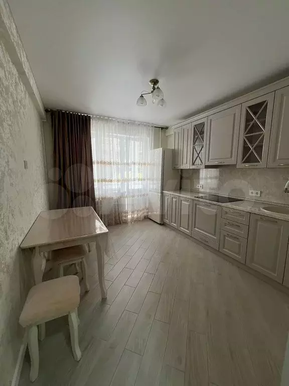 1-к. квартира, 49,5 м, 1/9 эт. - Фото 0