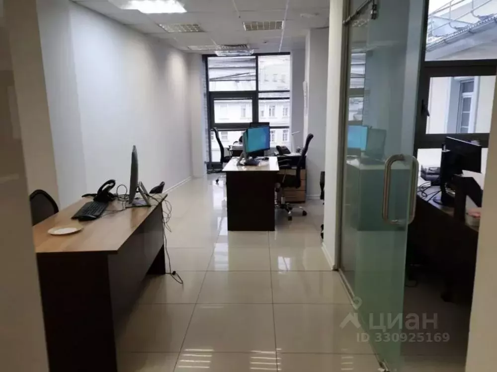 Офис в Москва ул. Остоженка, 10 (240 м) - Фото 1