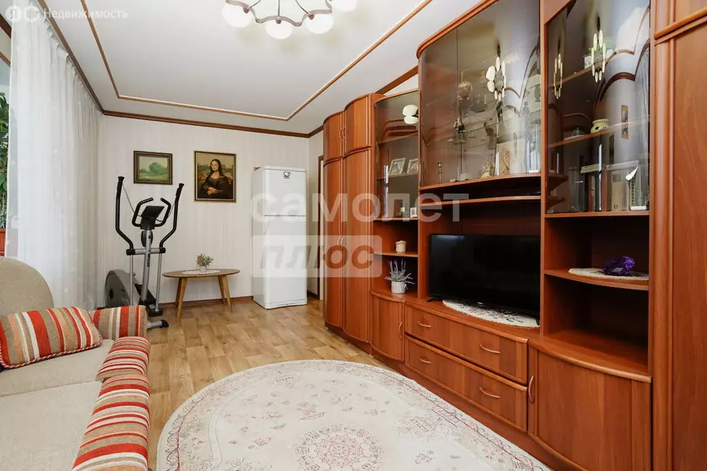 3-комнатная квартира: Омск, улица Красный Путь, 69 (68.1 м) - Фото 1
