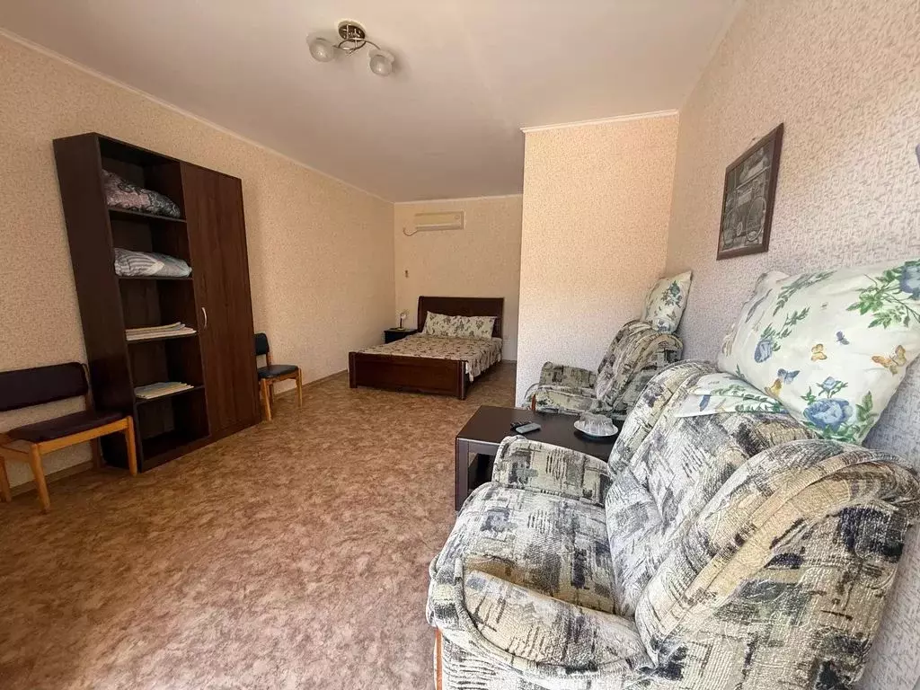 Комната Крым, Сакский район, с. Штормовое ул. Набережная, 25 - Фото 1