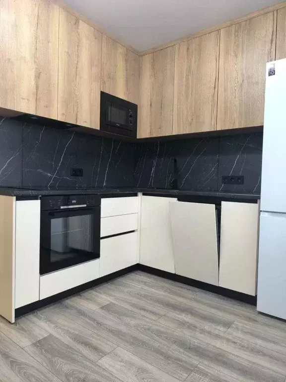 1-к кв. Омская область, Омск ул. 70 лет Октября, 3/5 (40.4 м) - Фото 2