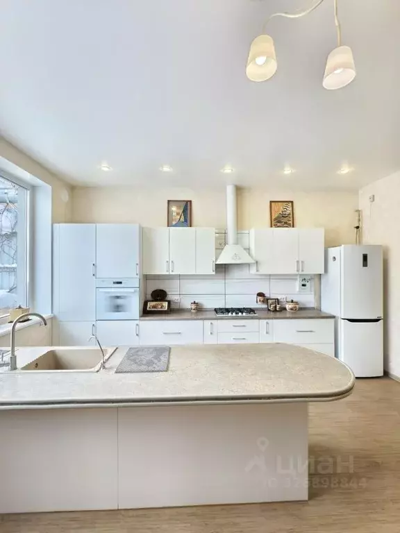 Дом в Калужская область, Малоярославецкий муниципальный округ, с. ... - Фото 1