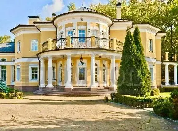 Дом в Московская область, Одинцовский городской округ, с. Ромашково  ... - Фото 1