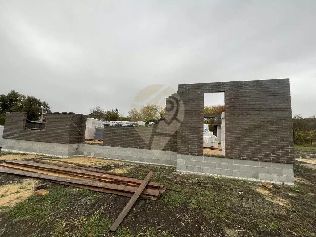 Дом в Белгородская область, Старооскольский городской округ, с. ... - Фото 1