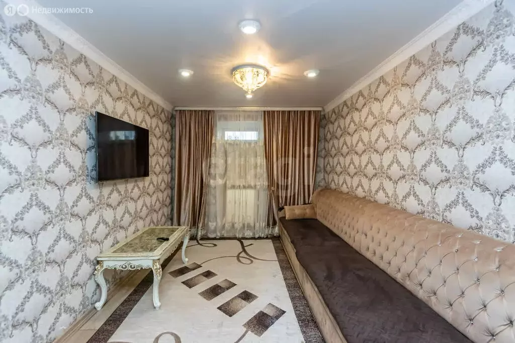 3-комнатная квартира: Тюмень, улица Мельникайте, 144А (78.9 м) - Фото 1