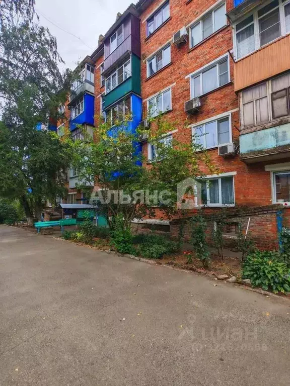 3-к кв. Краснодарский край, Усть-Лабинск Красная ул., 323 (58.9 м) - Фото 0