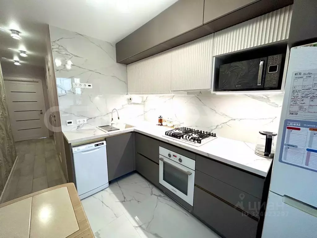 3-к кв. Калужская область, Боровский муниципальный округ, д. Кривское ... - Фото 1