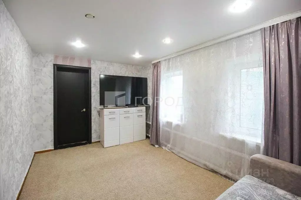 Дом в Алтайский край, Барнаул ВРЗ мкр, ул. Карла Маркса, 13 (55 м) - Фото 1