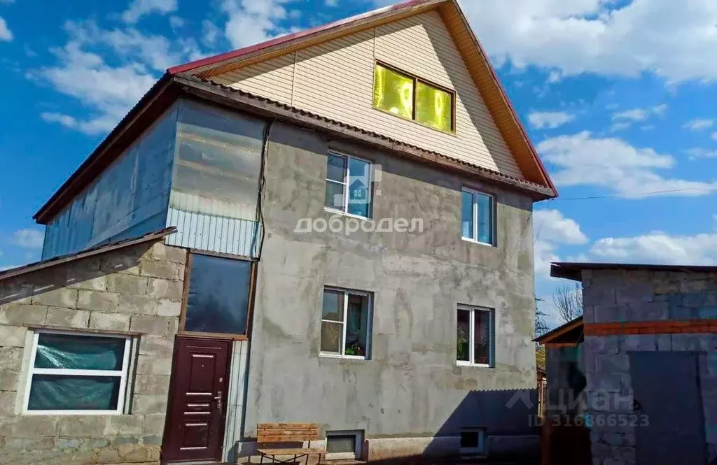 Дом в Свердловская область, Березовский Советская ул., 137 (218 м) - Фото 0
