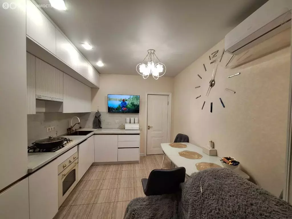 3-комнатная квартира: Владикавказ, улица Курсантов-Кировцев, 33 (78 м) - Фото 1