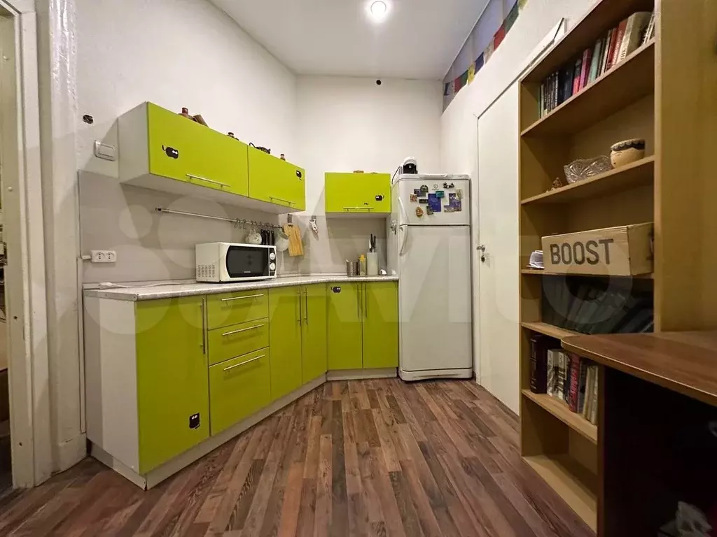 Комната 25 м в 4-к., 6/6 эт. - Фото 0