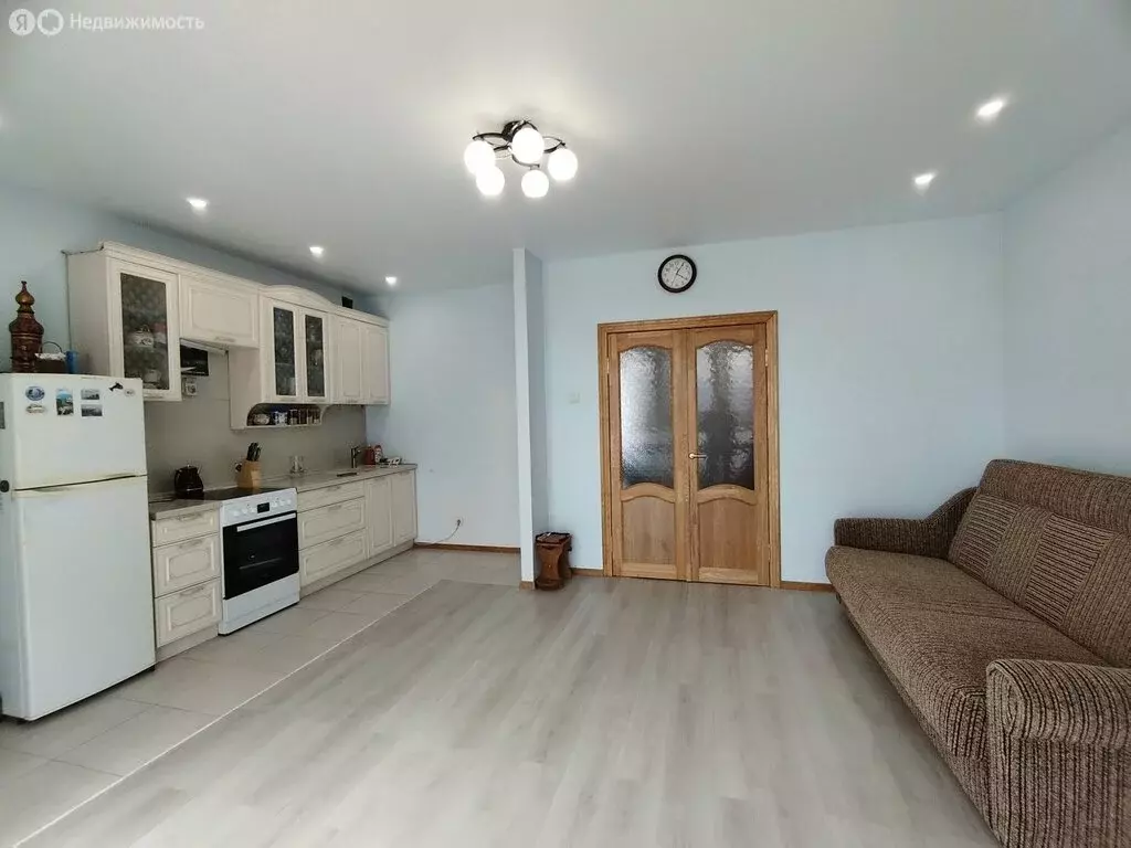 2-комнатная квартира: Уссурийск, улица Нахимова, 8Б (55 м) - Фото 0