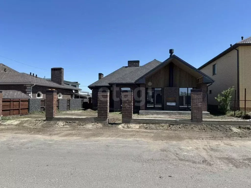 Дом в Ростовская область, Аксай ул. Андрея Моисеева (200 м) - Фото 1