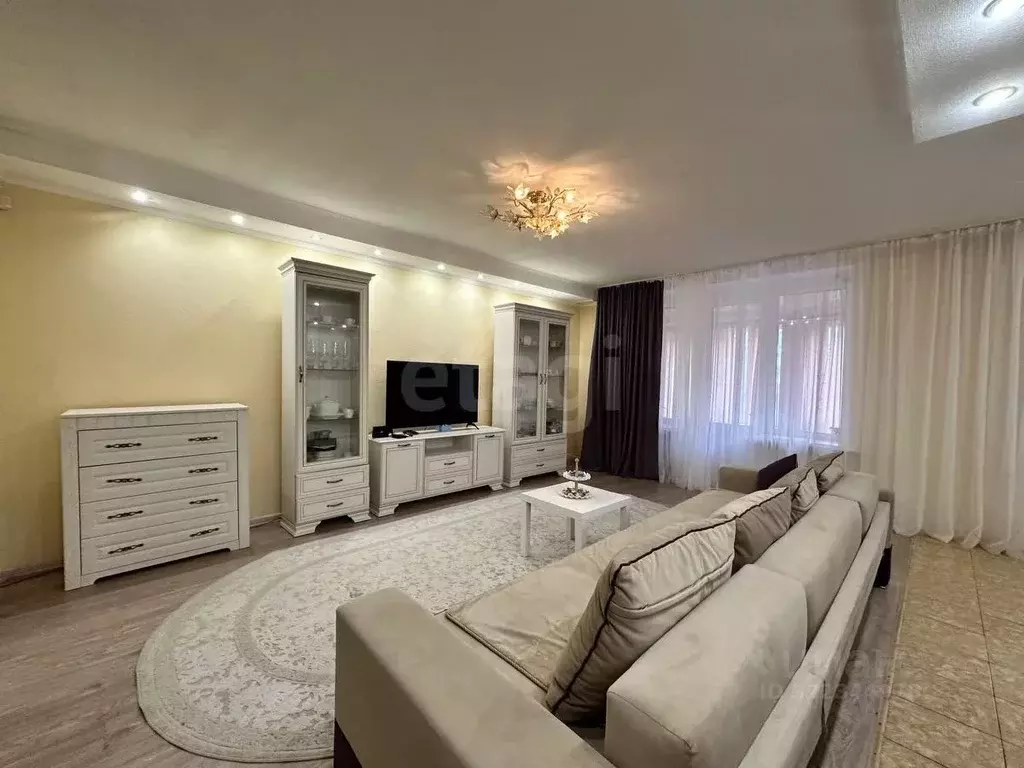 2-к кв. Орловская область, Орел Привокзальная ул., 28 (80.2 м) - Фото 1