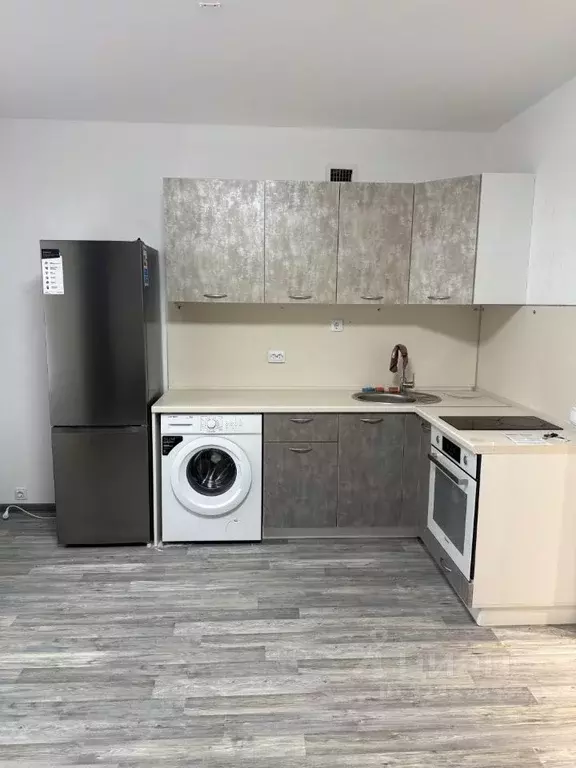 Студия Свердловская область, Екатеринбург ул. Академика Ландау, 45 ... - Фото 1