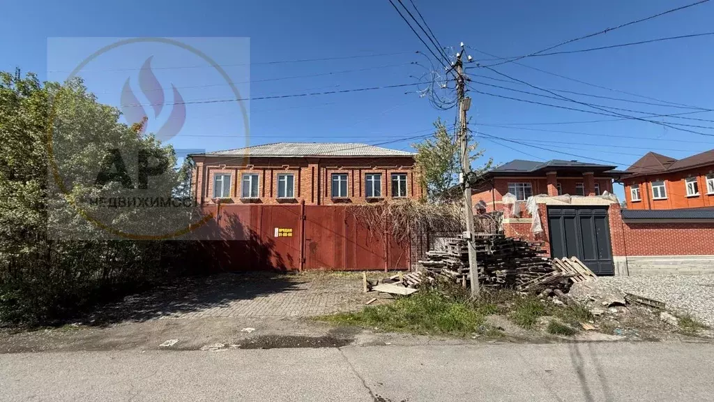 Дом в Северная Осетия, Владикавказ ул. Кастанаева, 71 (300 м) - Фото 0