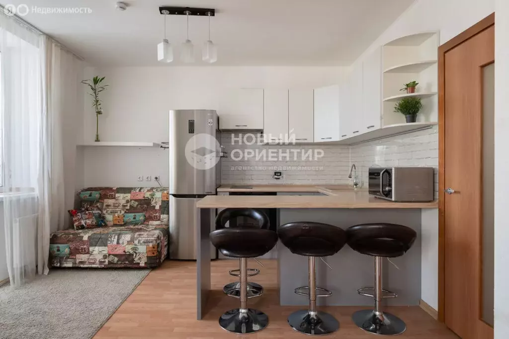 1-комнатная квартира: Екатеринбург, улица Бакинских Комиссаров, 93 ... - Фото 1