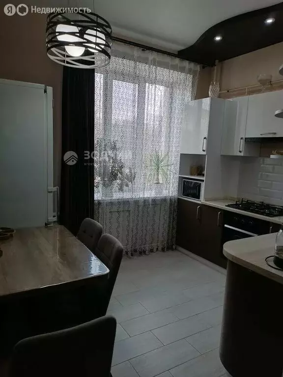3-комнатная квартира: Чебоксары, улица Фридриха Энгельса, 36 (66.7 м) - Фото 1