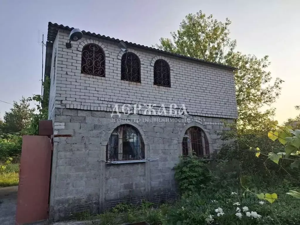 Дом в Белгородская область, Старооскольский городской округ, с. ... - Фото 0