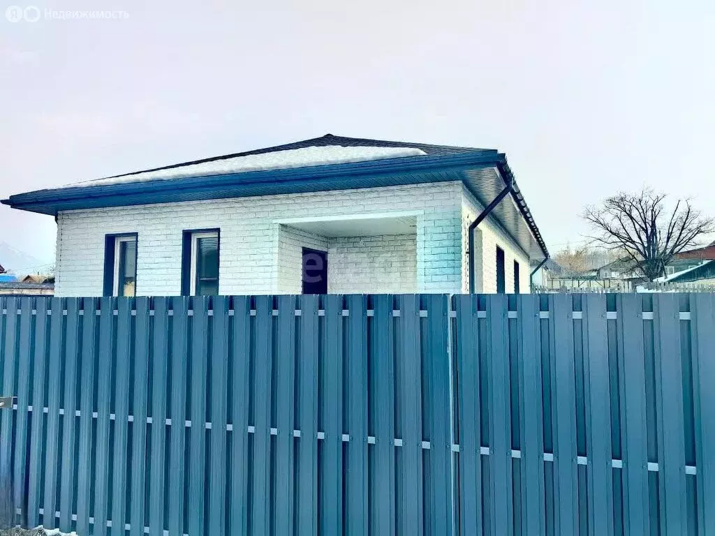 Дом в Арсеньев, улица Черняховского (100 м) - Фото 1