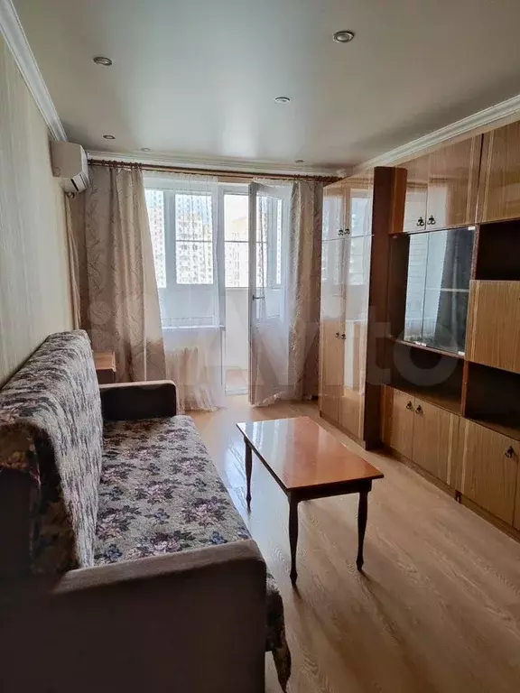 1-к. квартира, 40 м, 6/10 эт. - Фото 0
