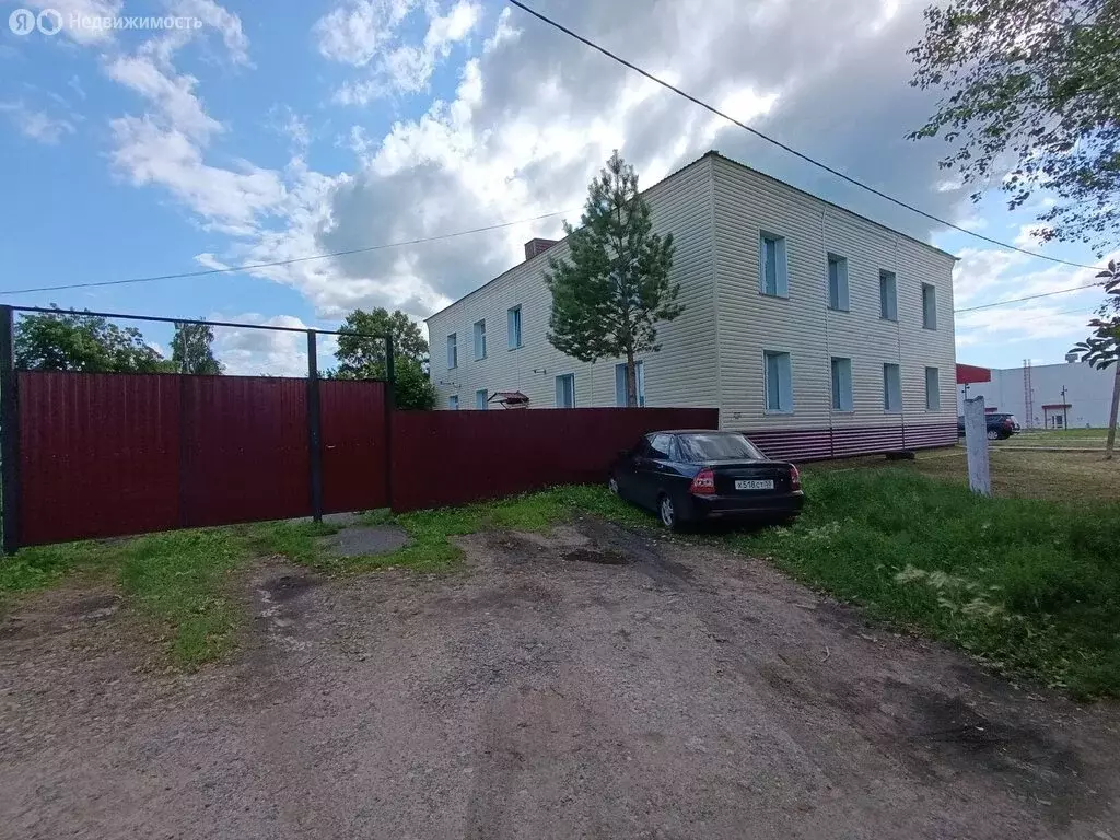 3-комнатная квартира: Тюкалинск, улица 30 лет Победы, 25 (57.2 м) - Фото 1