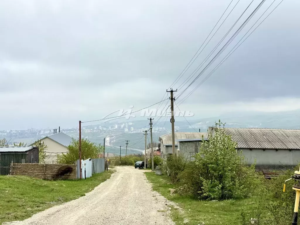 Участок в Крым, Алушта муниципальный округ, с. Верхняя Кутузовка ул. ... - Фото 1