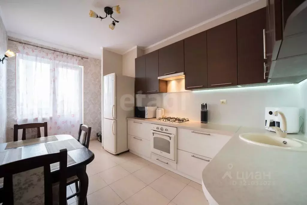 2-к кв. Калининградская область, Калининград ул. Горького, 170 (62.3 ... - Фото 1