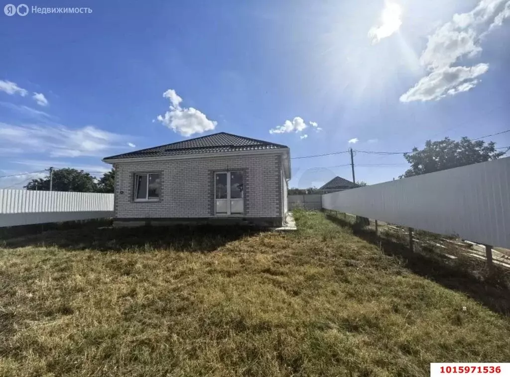 Дом в посёлок Лазурный, Черноморская улица (100 м) - Фото 2