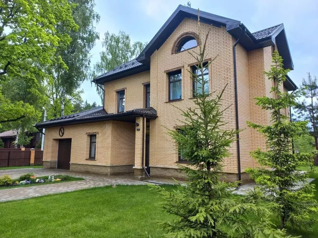 Дом в Москва д. Шарапово, Лужайкино кп,  (270 м) - Фото 1