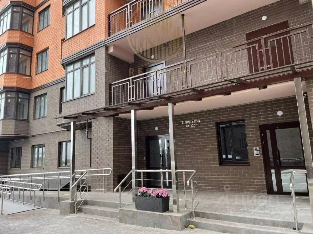 2-к кв. Ставропольский край, Ессентуки ул. Буачидзе, 1к6 (70.3 м) - Фото 0