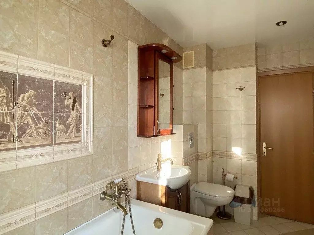 3-к кв. Волгоградская область, Волгоград ул. Хользунова, 36/1 (89.2 м) - Фото 0