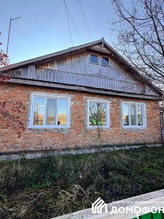 Дом в Омская область, Марьяновский район, с. Боголюбовка Центральная ... - Фото 2